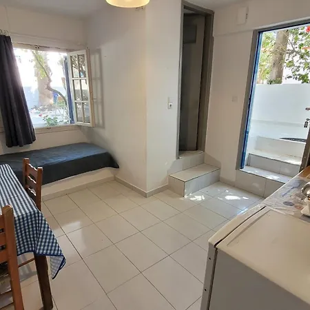 En Kythno Aparthotel 3*